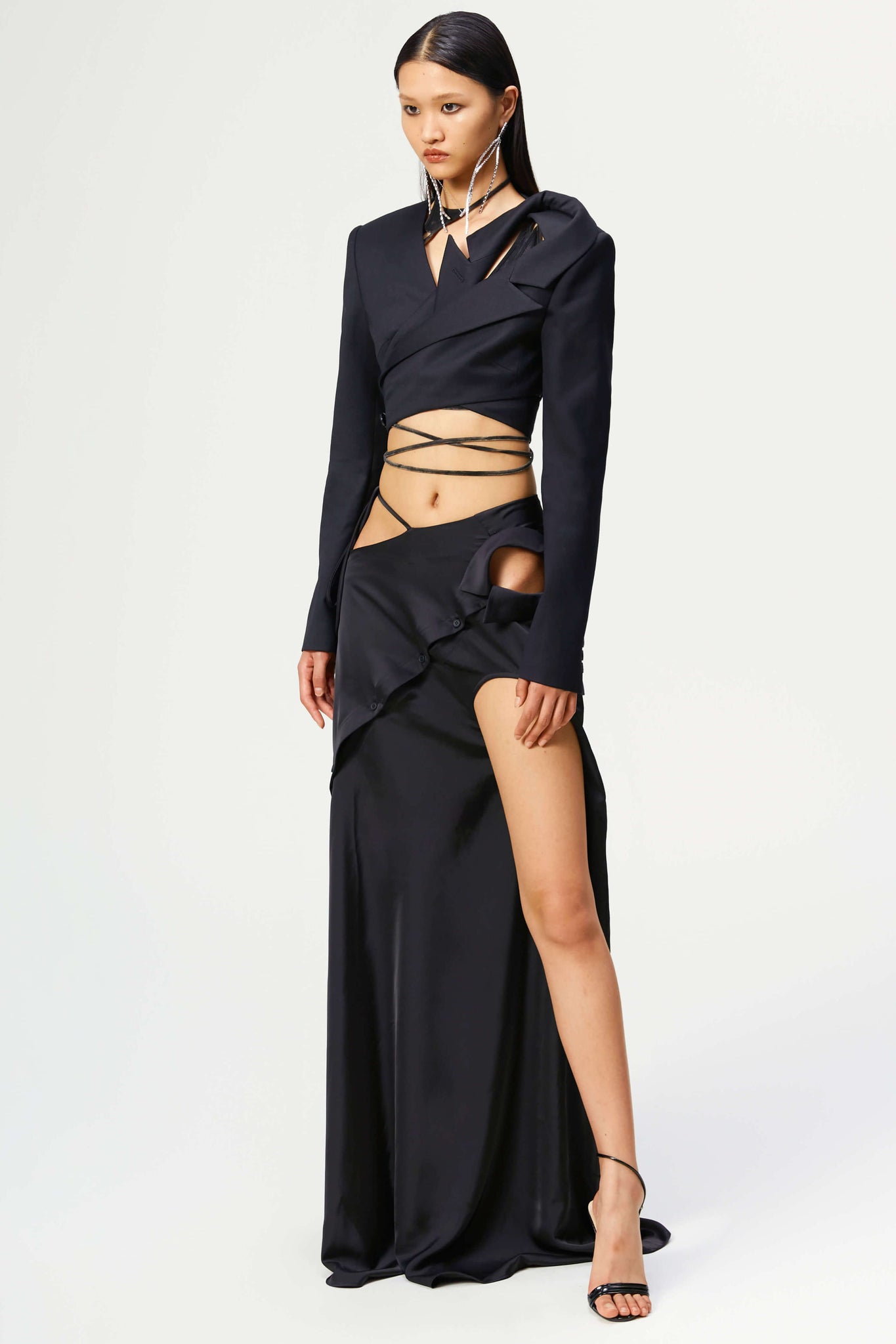 Black dislocation long skirt