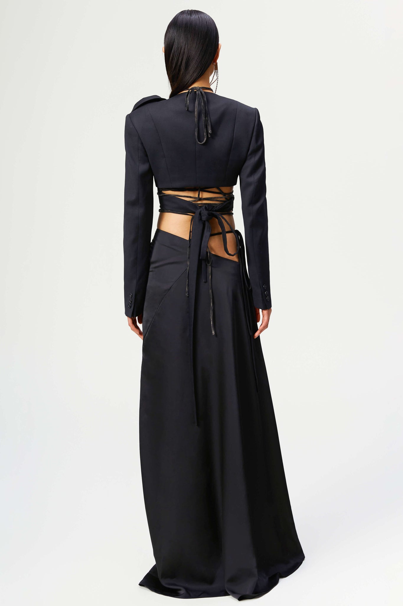 Black dislocation long skirt