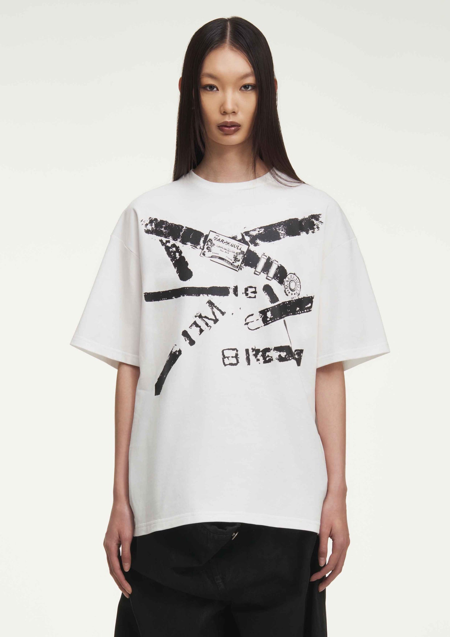 WHITE BELTS  OVERSIZE T-SHIRT