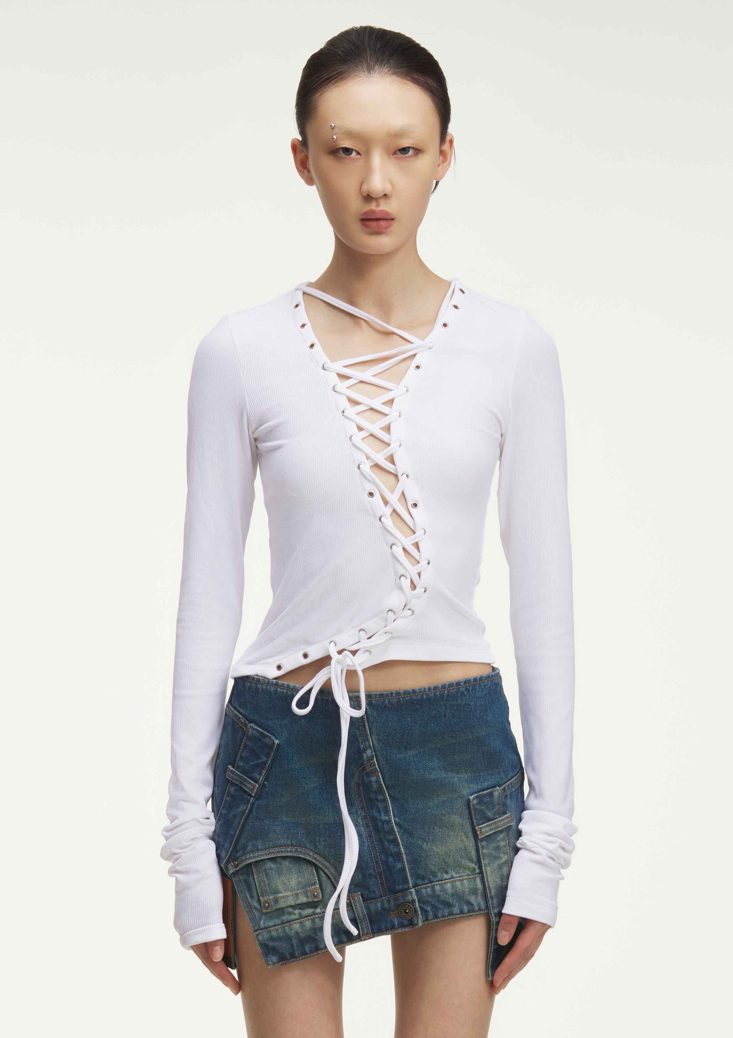 WHITE BANDAGE LONG SLEEVET-SHIRT